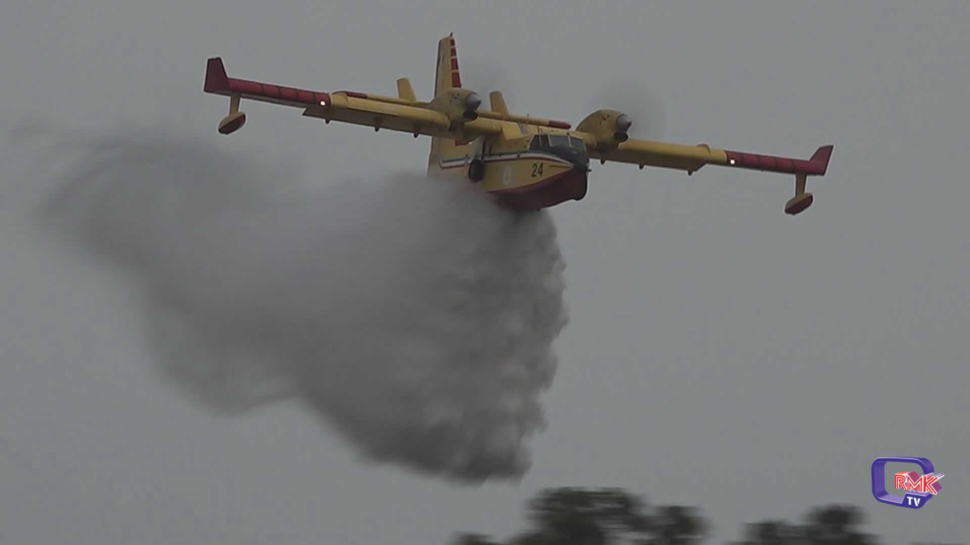 Sabato di fuoco tra Menfi e Sciacca, tra incendi e bagnanti in fuga dalle spiagge